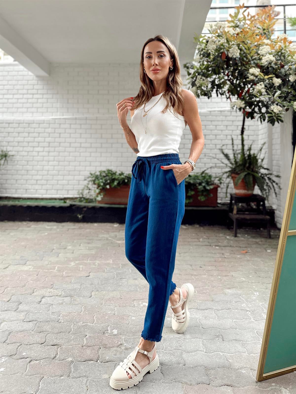 Kadın Beli Lastikli Paçası Püskül Detay Parça Boya Gabardin Lacivert Pantolon