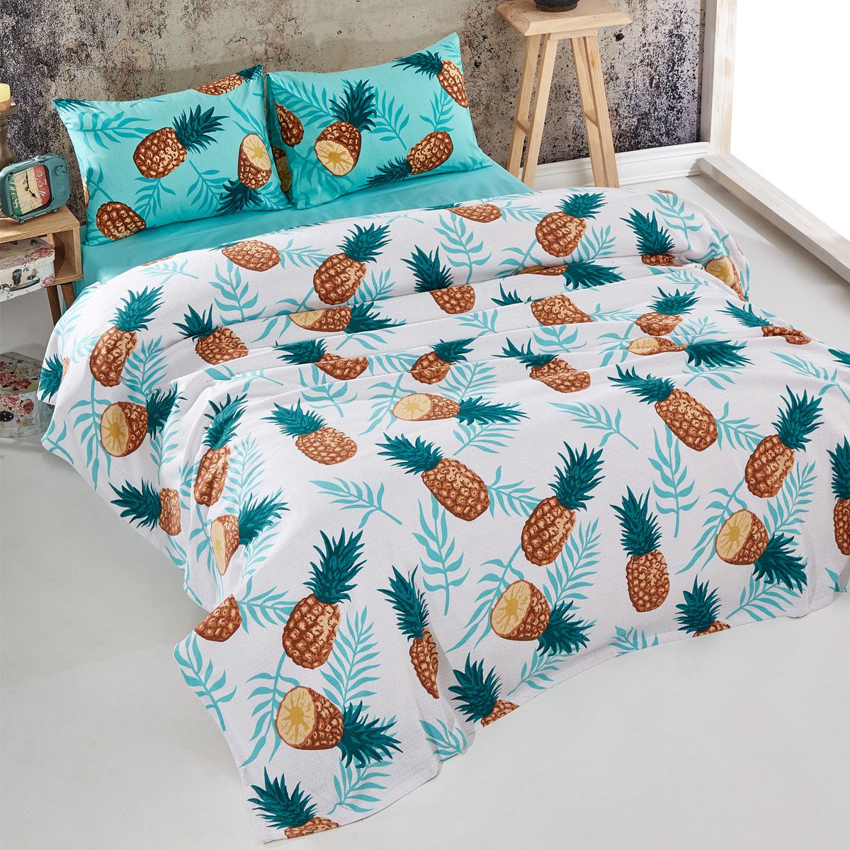 Ananas Desenli Çift Kişilik Pike Takımı Beyaz