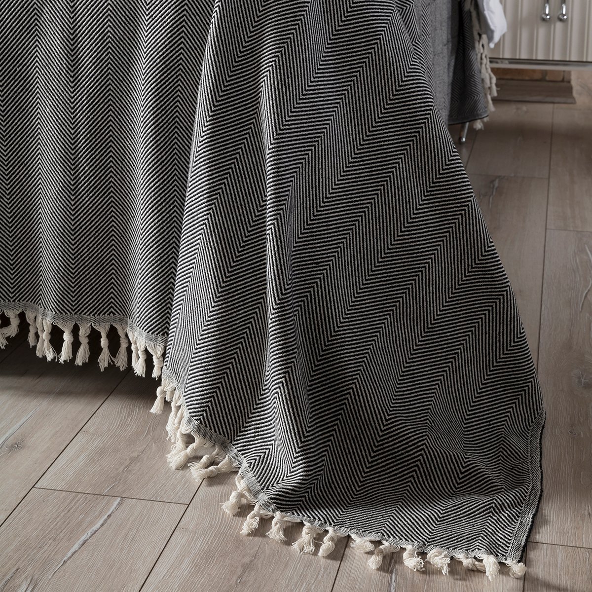 Balık Sırtı Desenli Çift Kişilik Yatak Örtüsü 200x230 Cm Siyah