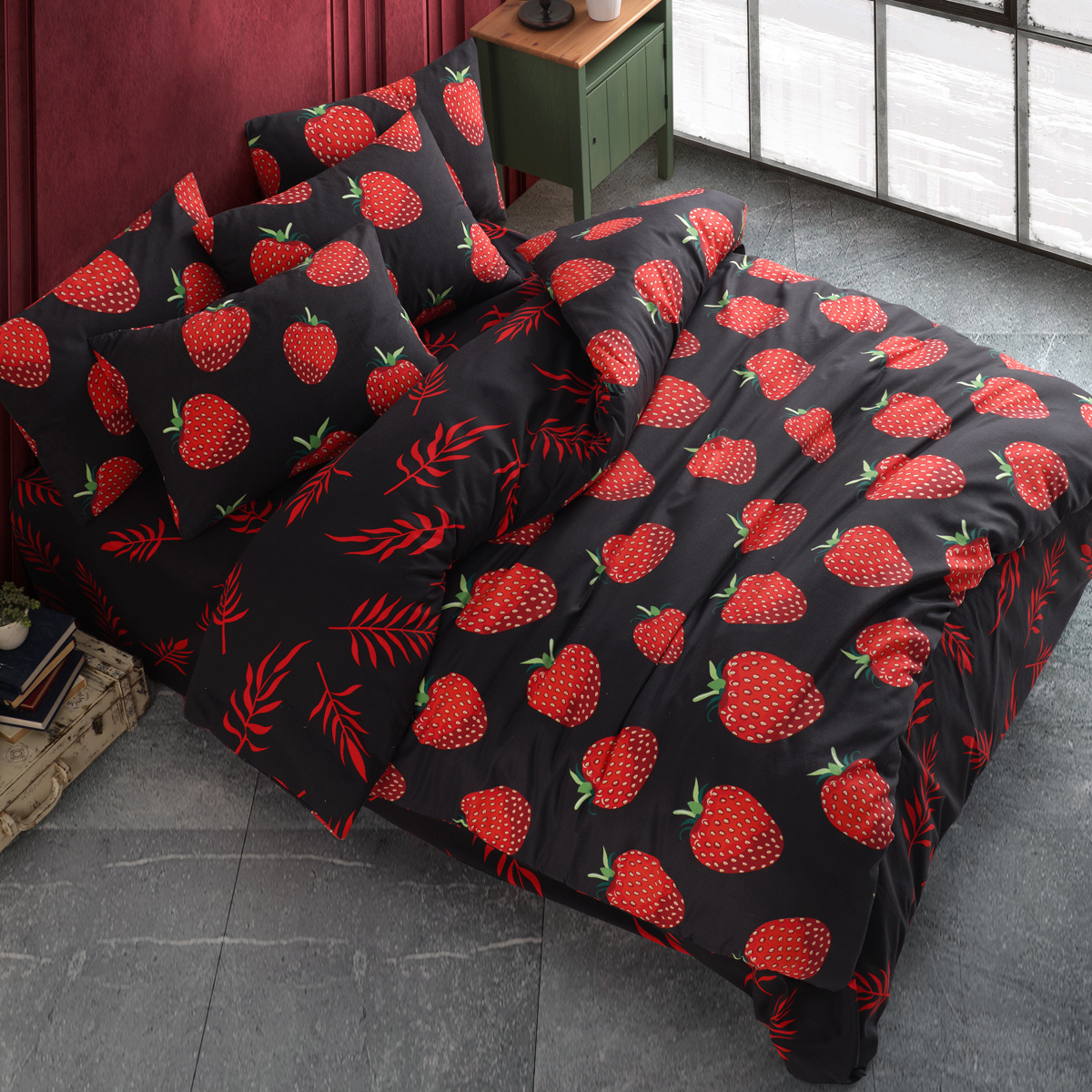 Çilek Desenli Tek Kişilik Nevresim Takımı