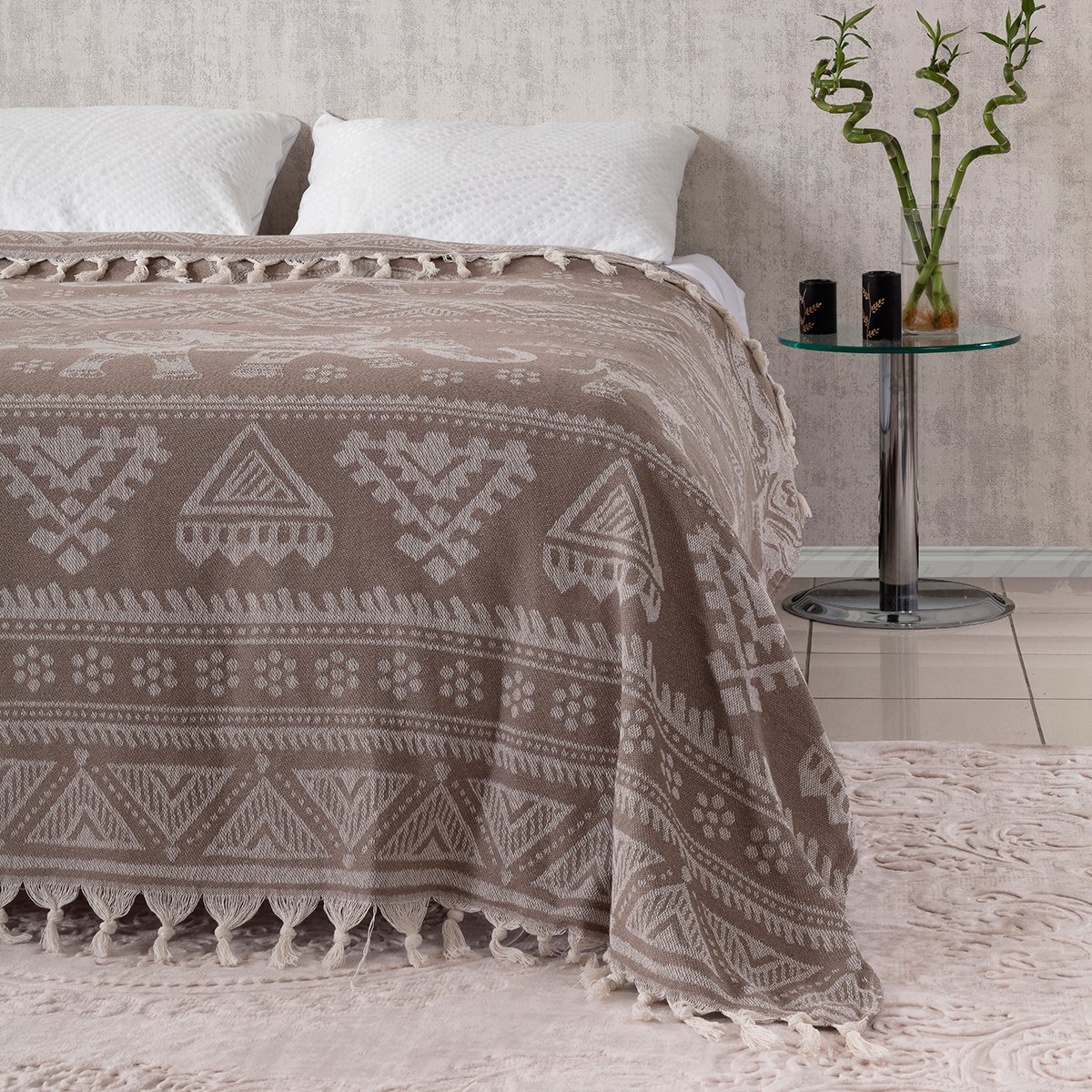 Fil Desenli Çift Kişilik Yatak Örtüsü Jakarlı 200x230 Cm Bej