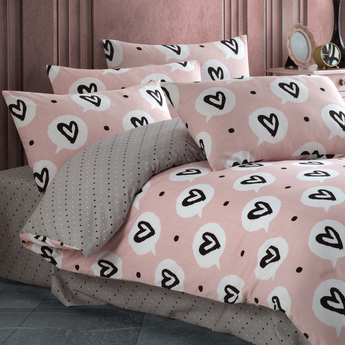 Kalp Desenli Çift Kişilik Nevresim Takımı