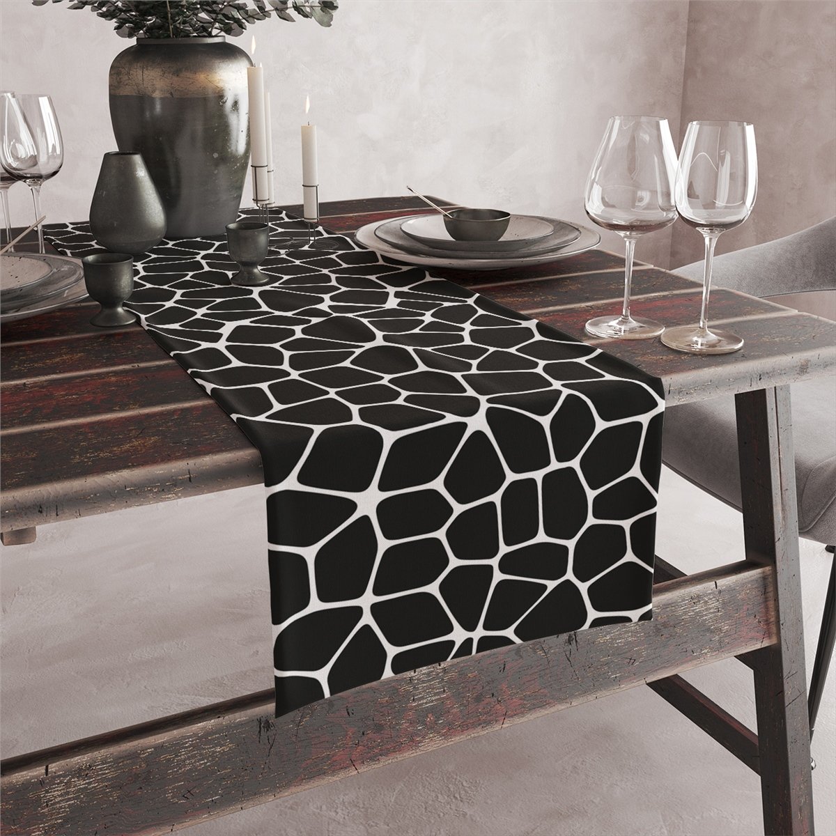 Vagonik Siyah Beyaz Desenli Dijital Baskılı Runner 140x40 cm