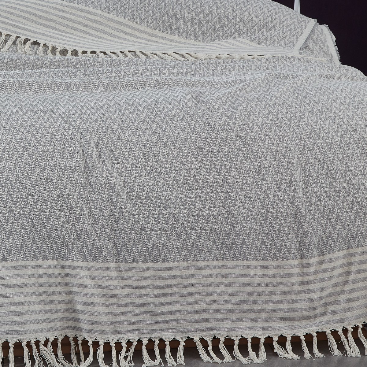 Vagonik Zigzag Kara Tezgah Dokuma Çift Kişilik Yatak Örtüsü - Gri