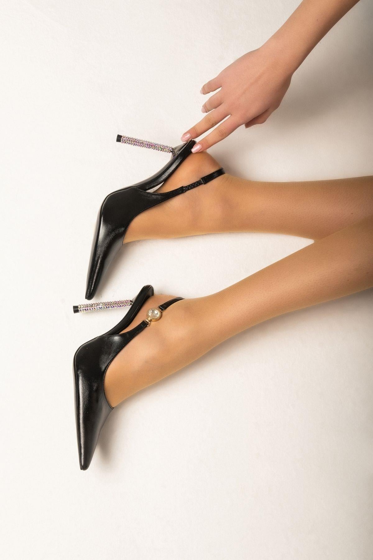 Cessia Kristal Tasli Siyah Stiletto