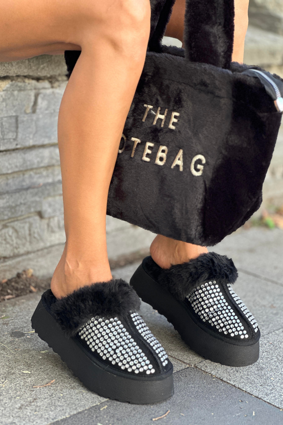 UGG TAŞLI TERLİK SİYAH