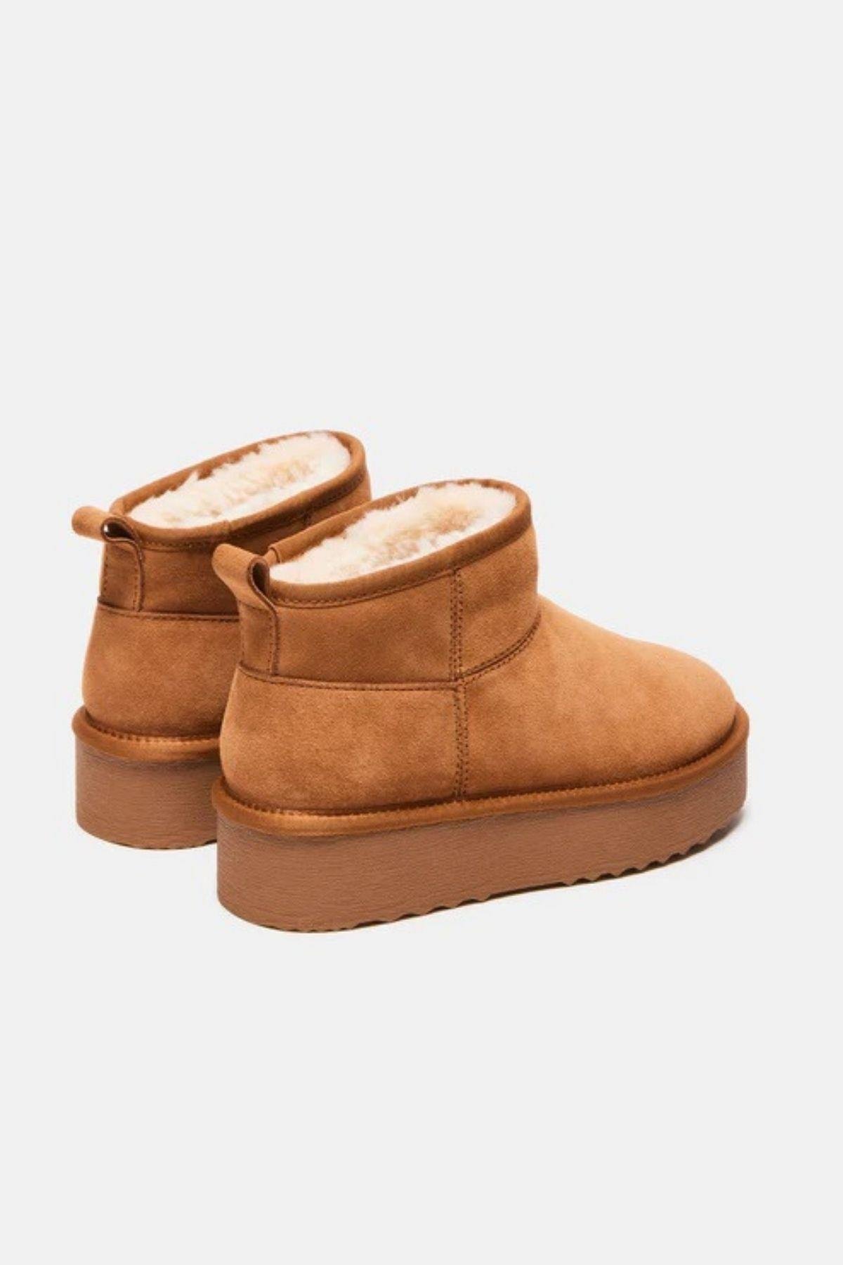 Ugg Taba Bot