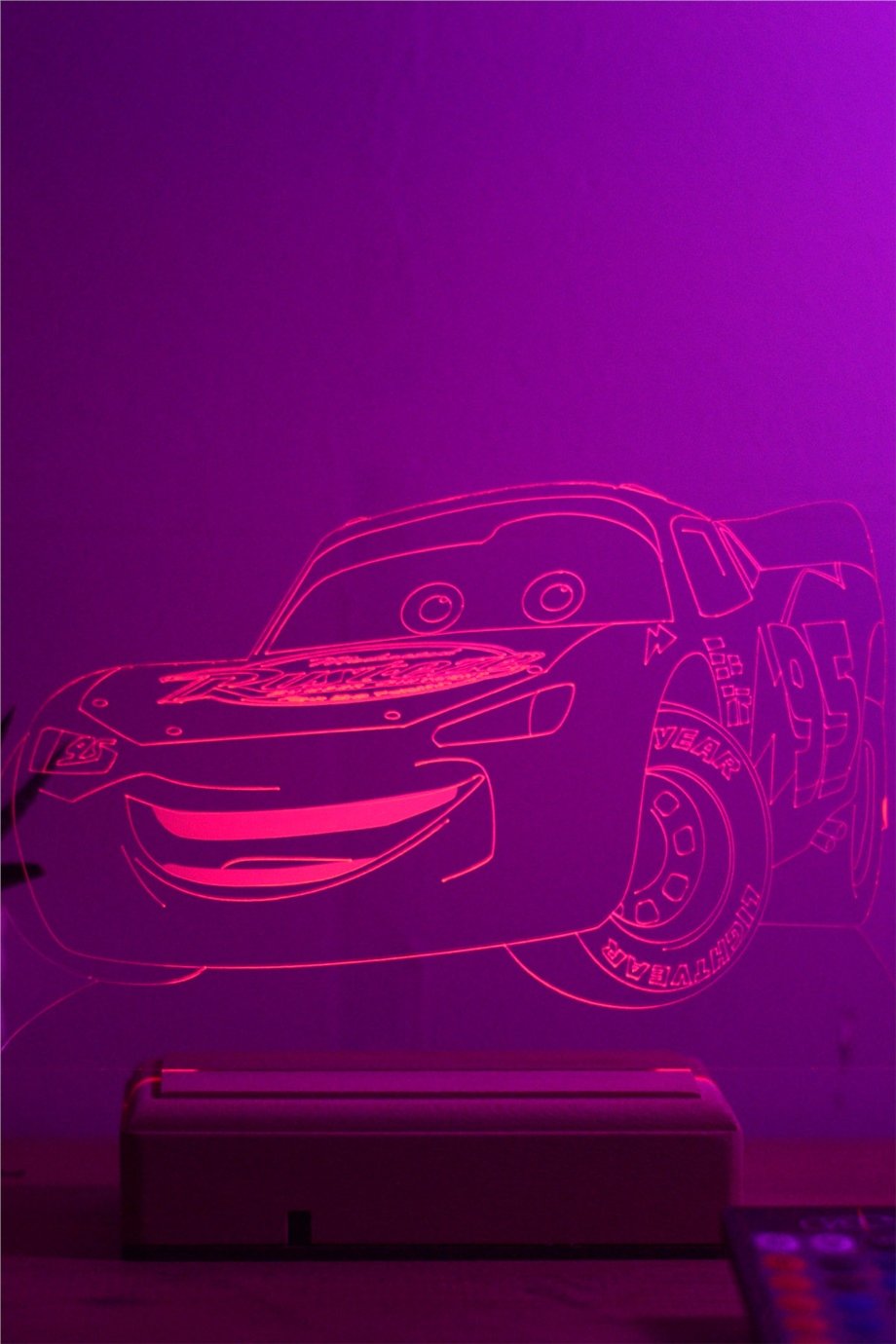 Şimşek McQueen Araba 16 Renkli Kumandalı Gece Lambası