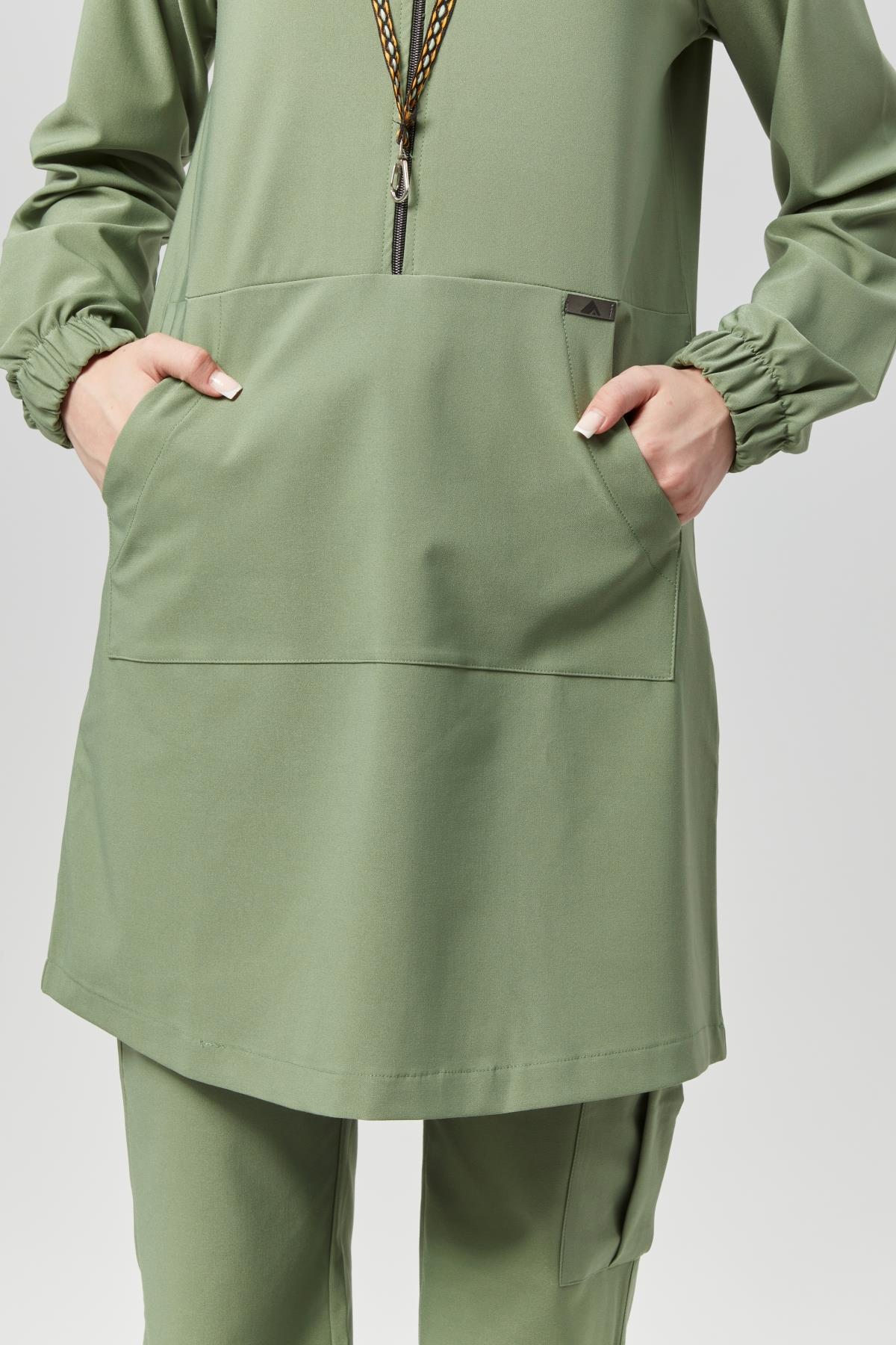 Extreme Cool Modest - Premium Çift Yön Likralı Doktor Hemşire Tek Üst Forma (KADIN), Yosun