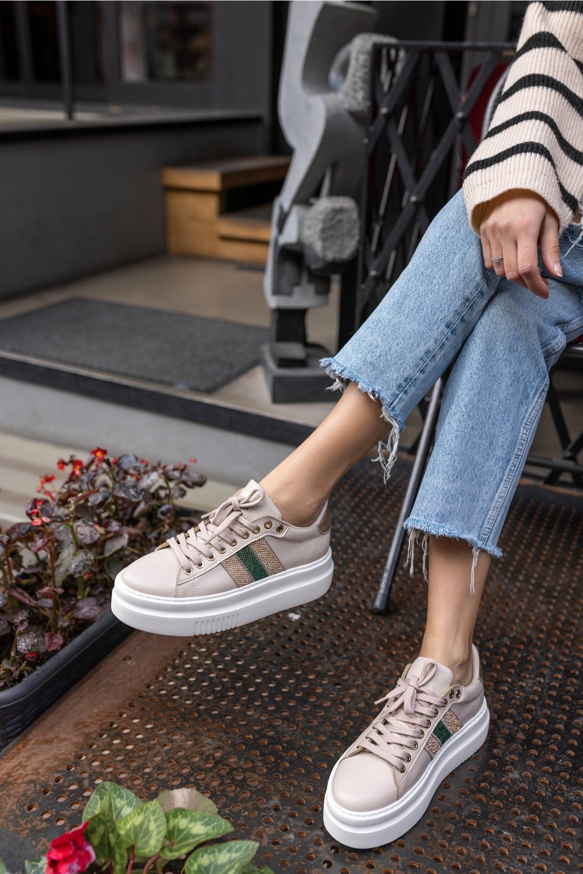Zanıolo Kadın Bej Taş Detay Sneaker