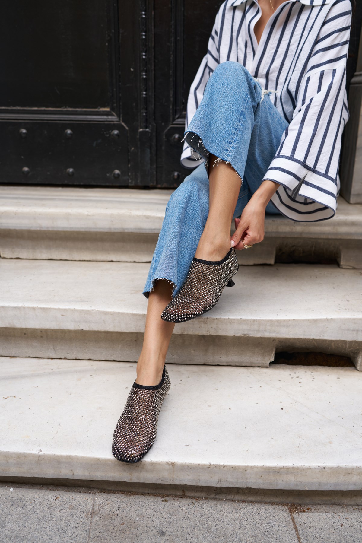 SARTORI KADIN SIYAH TAS FILE DETAY MINI TOPUKLU SANDALET