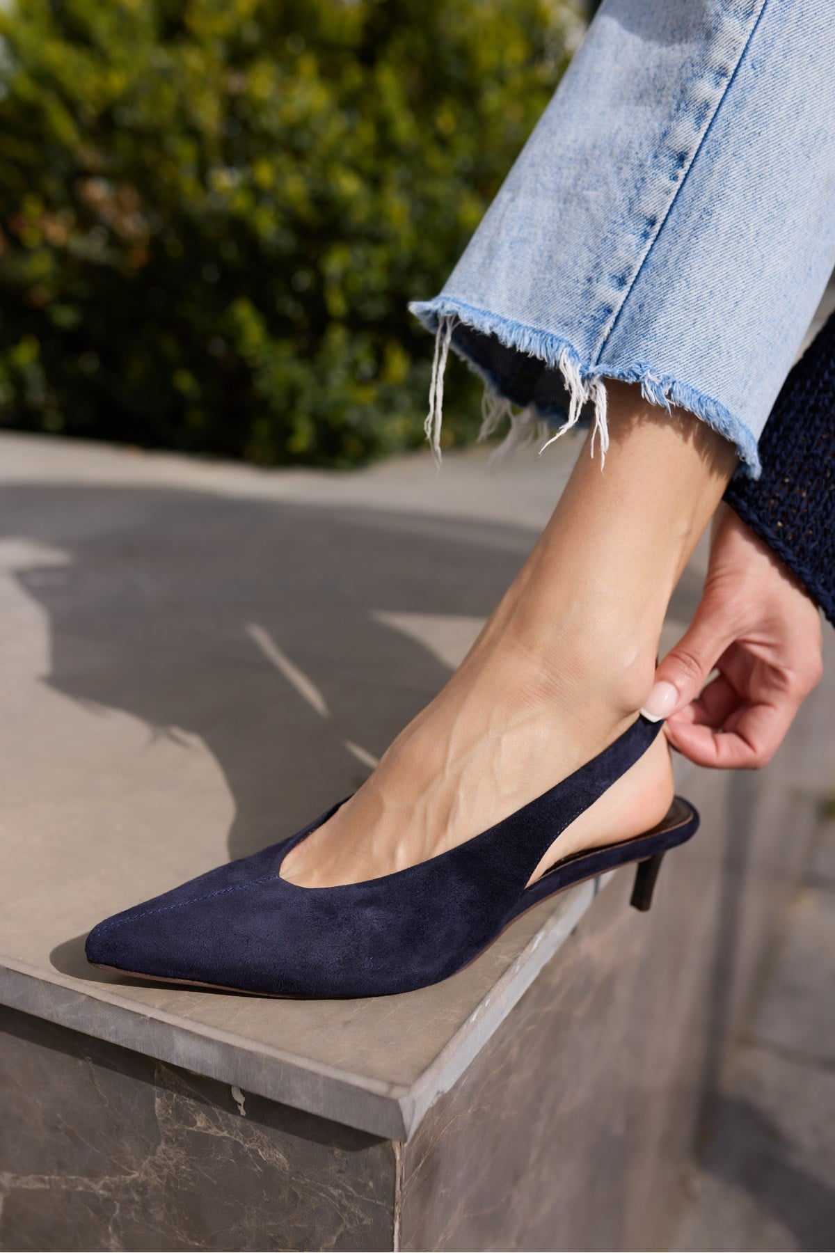 PELSO KADIN LACIVERT GERCEK DERI SUET MINI TOPUKLU SLINGBACK AYAKKABI