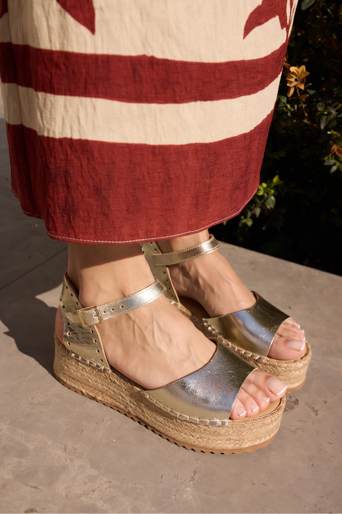 PAREL KADIN ALTIN GERCEK DERI BANTLI ESPADRIL SANDALET