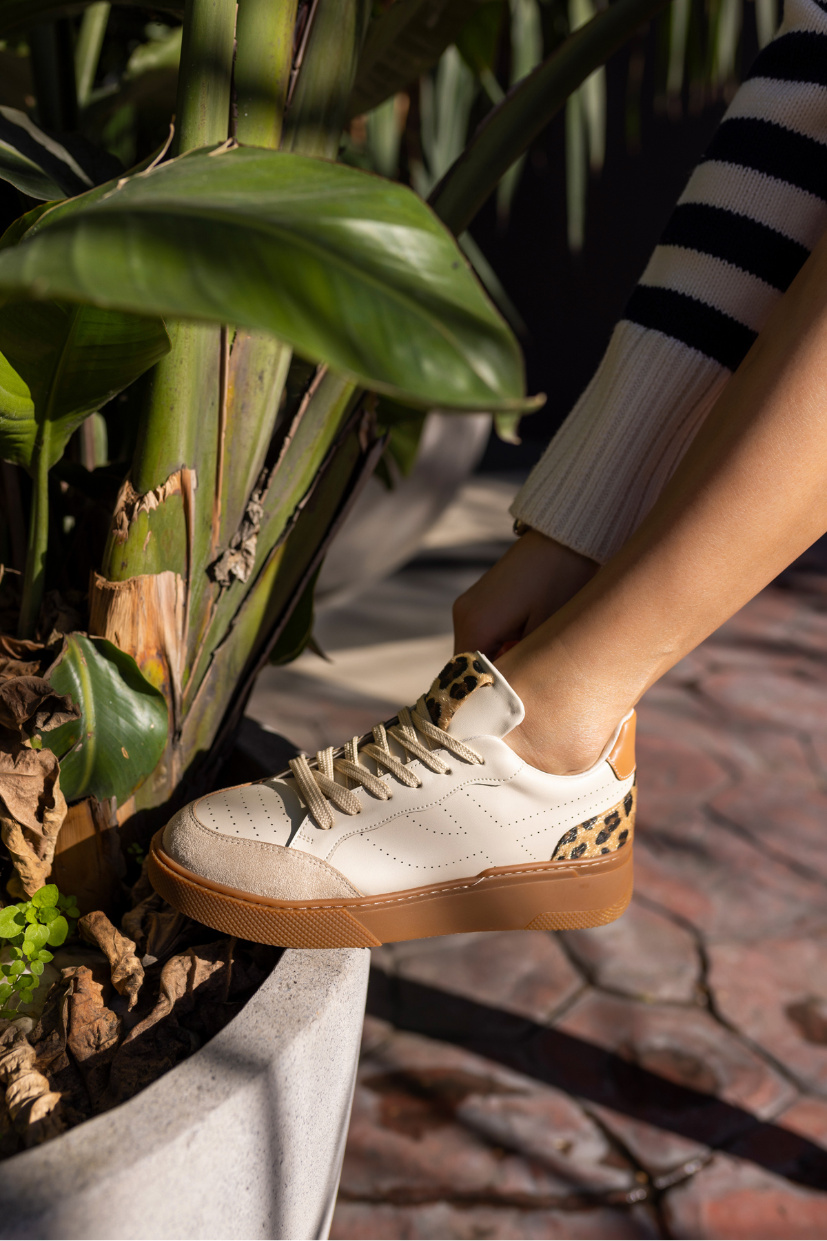 GORDON KADIN BEJ CİLT LEOPAR GARNILI SNEAKER