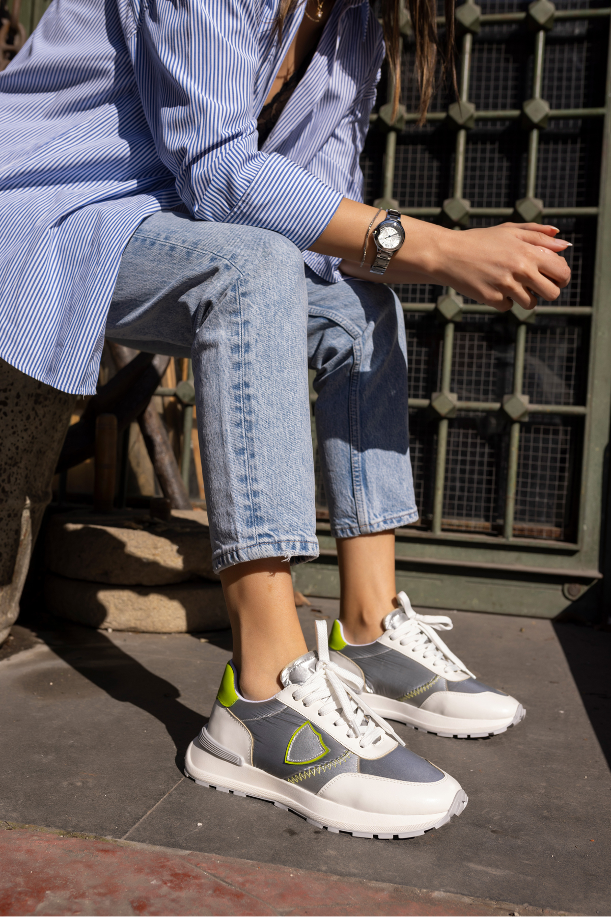 MUÇİ KADIN SİYAH PARASUT KUMAŞ GARNİLİ SNEAKER