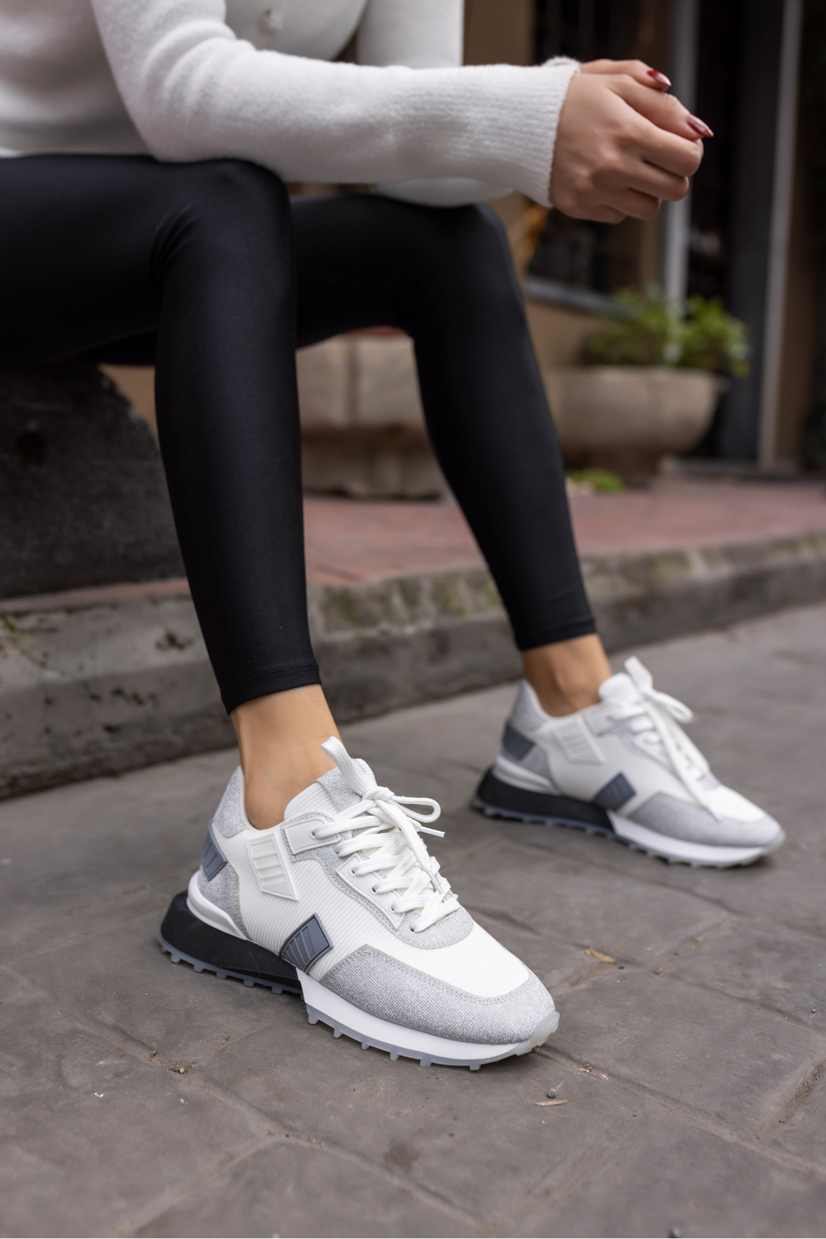 EVORA KADİN SİYAH SİM DETAYLİ SNEAKER