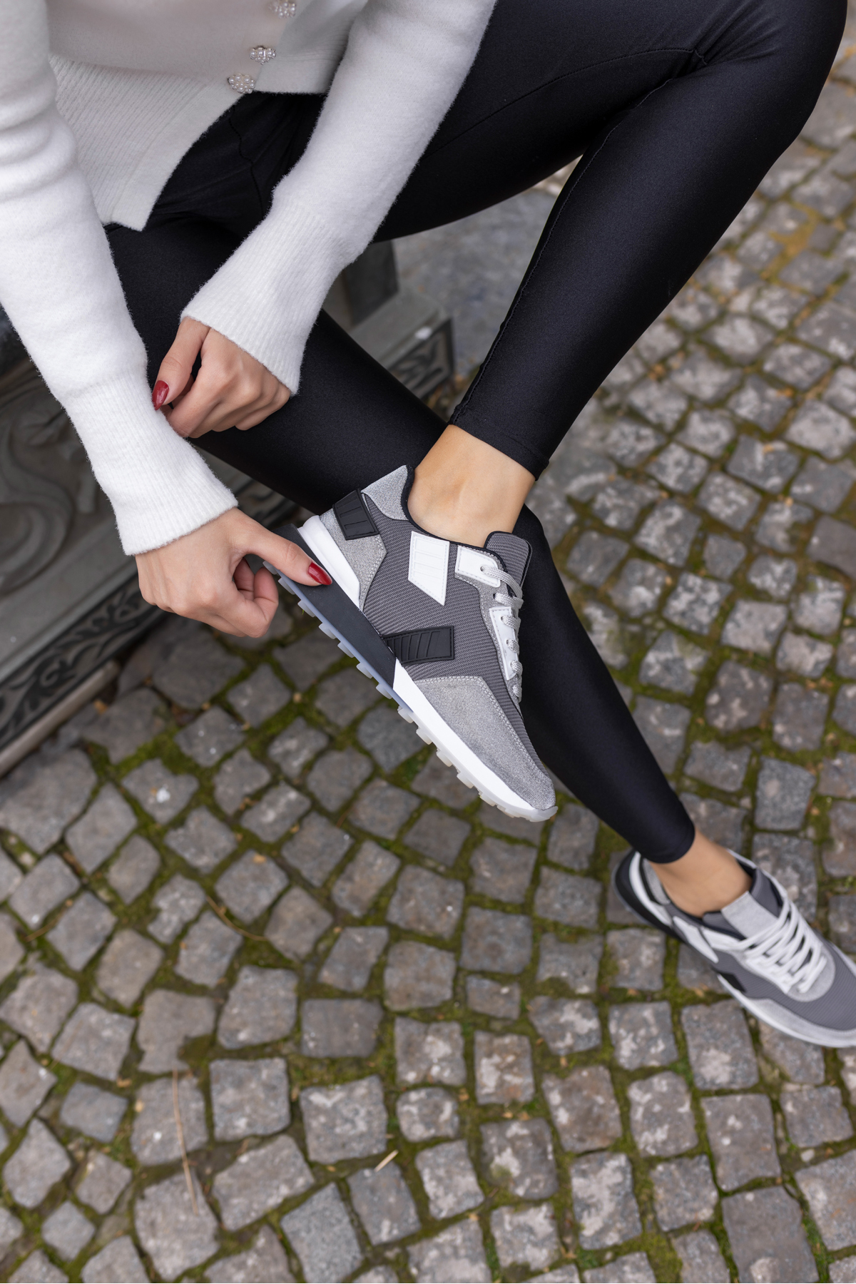 EVORA KADİN SİYAH SİM DETAYLİ SNEAKER