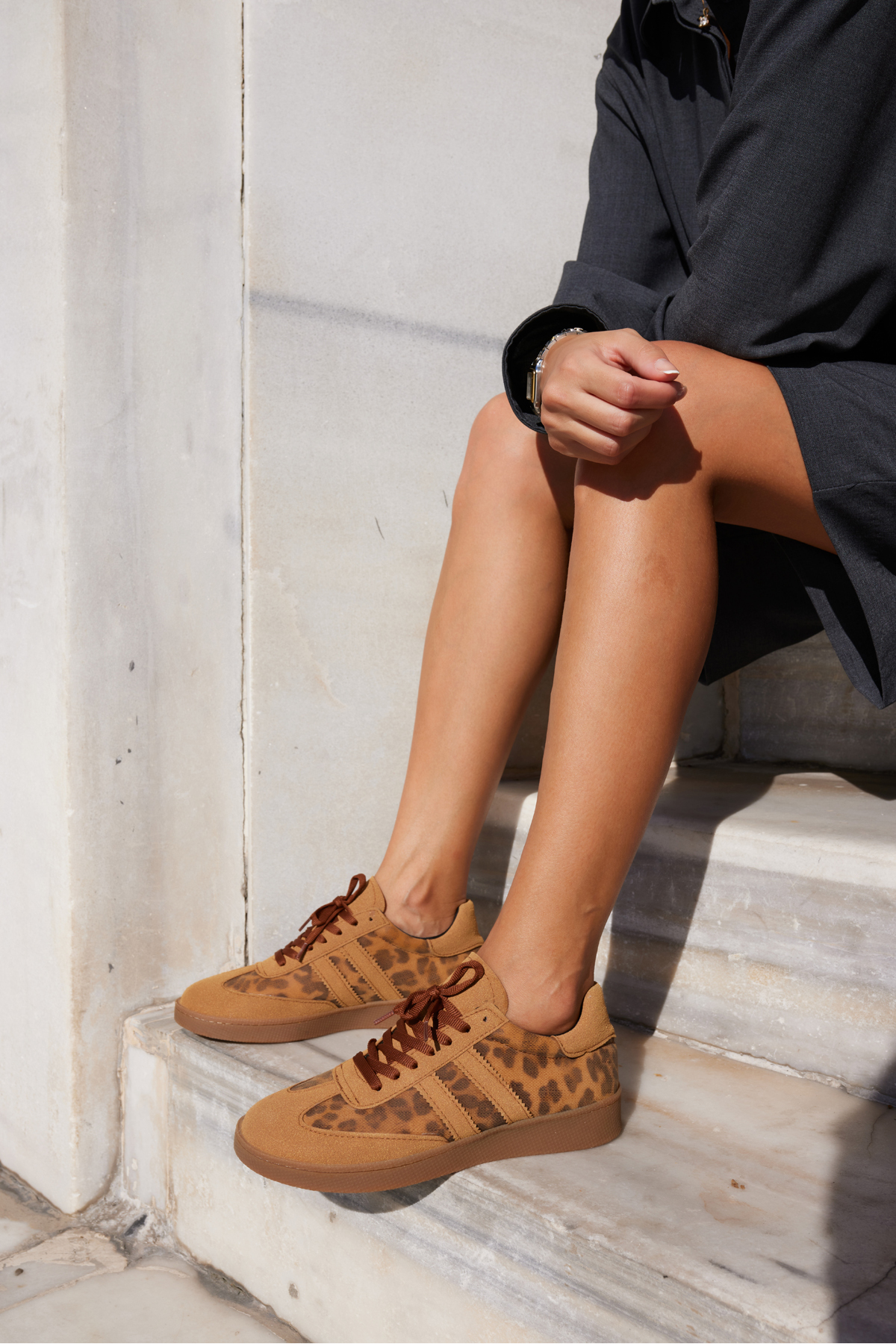 SAMBALİ KADIN BEJ ALTIN GARNILI  TARZ SNEAKER