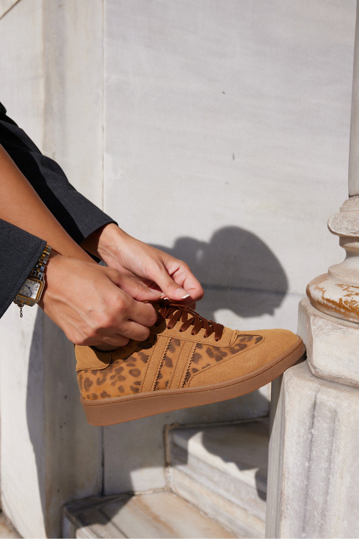 SAMBALİ KADIN BEJ ALTIN GARNILI  TARZ SNEAKER