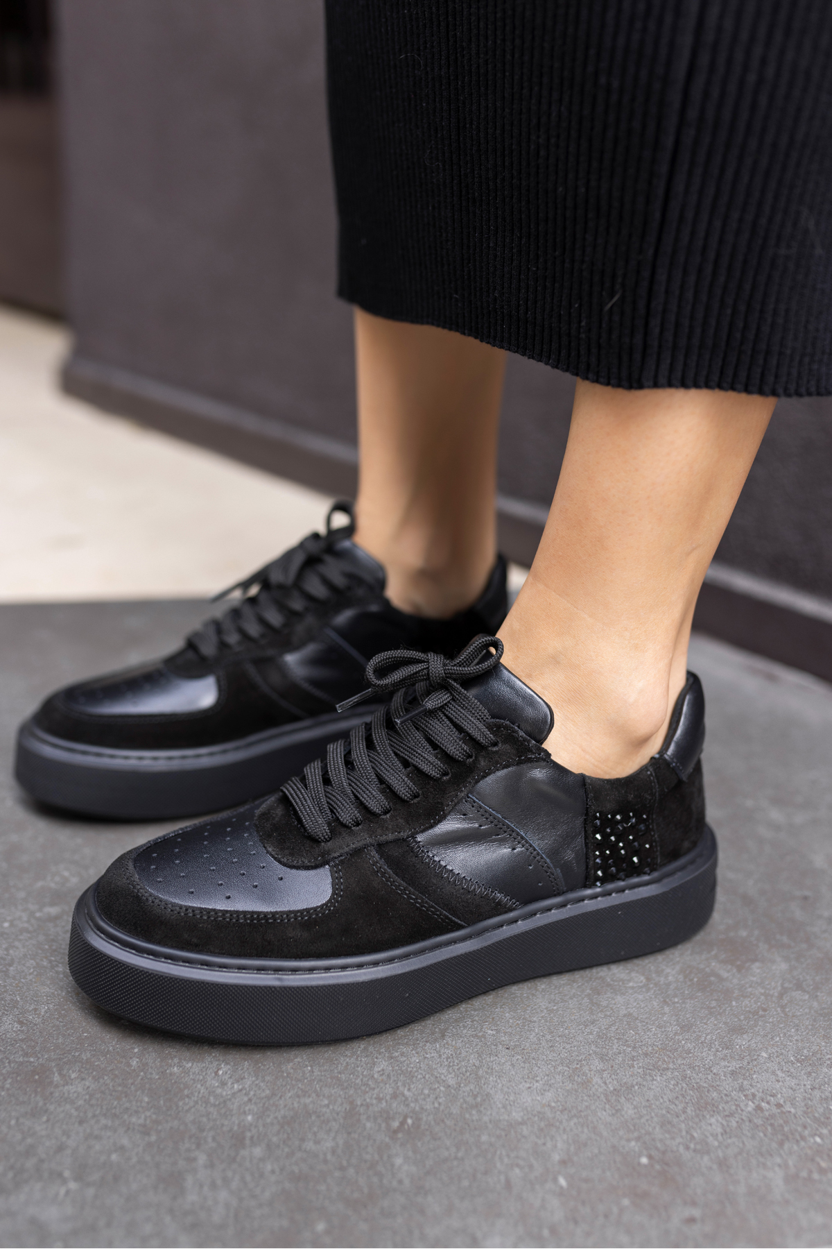 KADIN SİYAH EVA TABANİ GERCEK DERİ SNEAKER