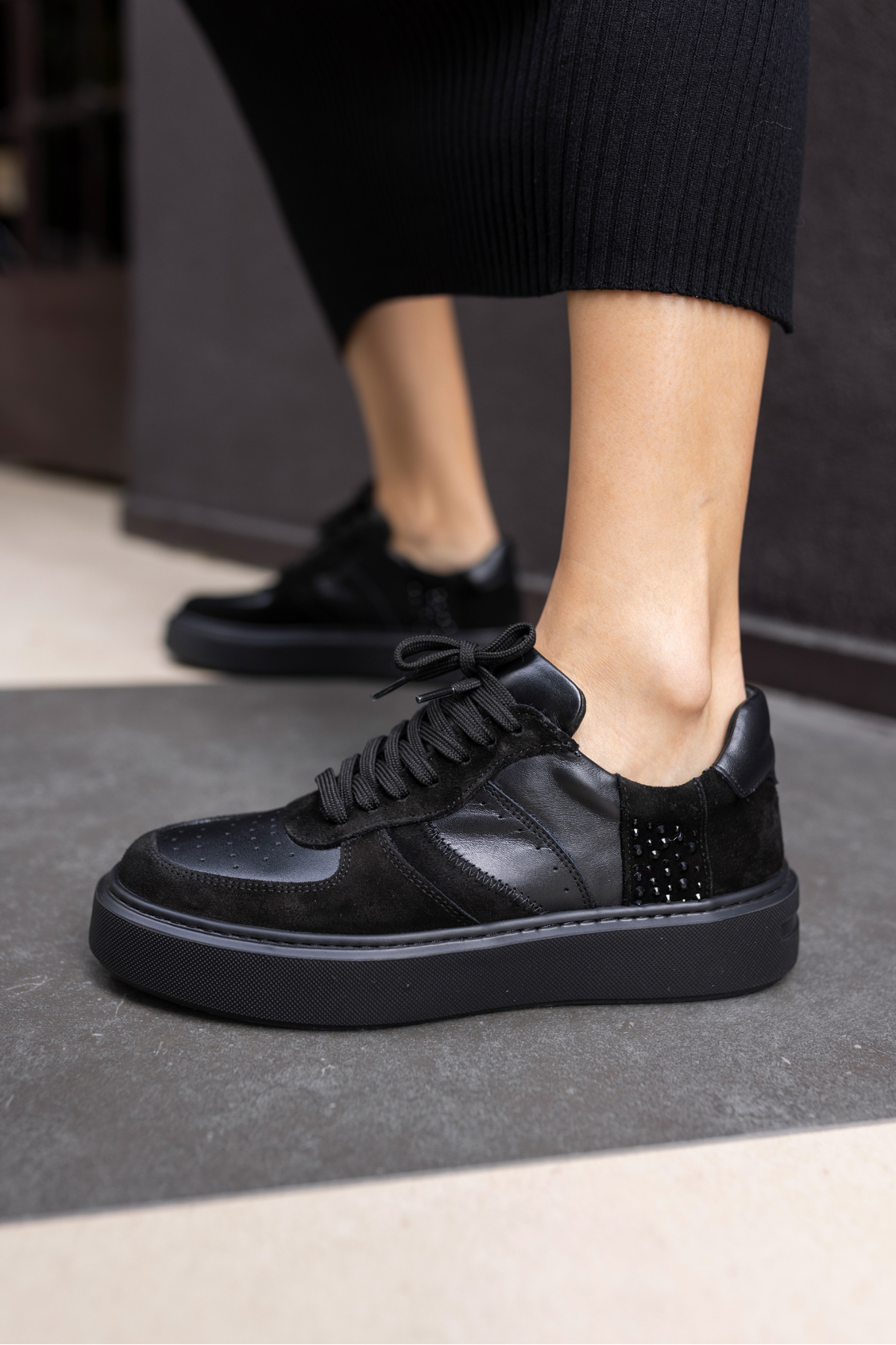 KADIN SİYAH EVA TABANİ GERCEK DERİ SNEAKER