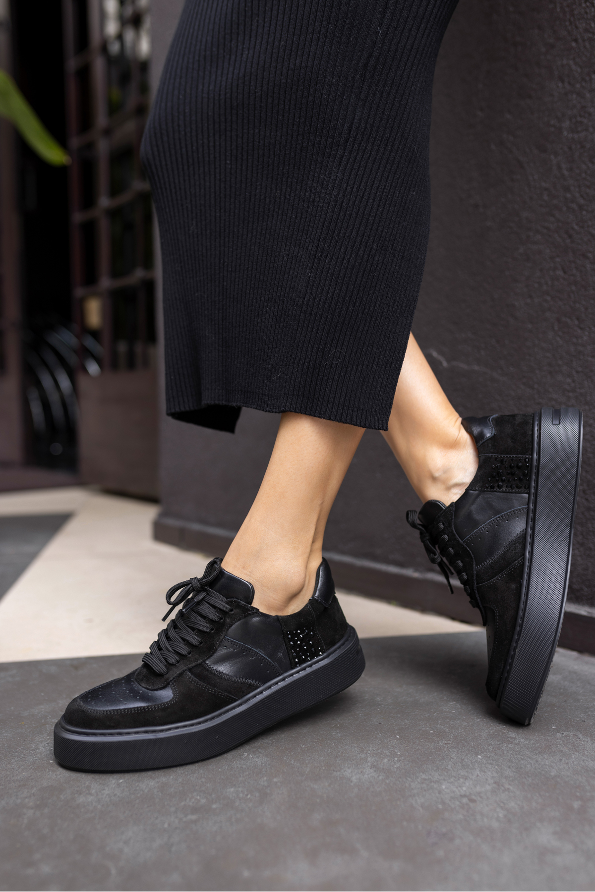 KADIN SİYAH EVA TABANİ GERCEK DERİ SNEAKER