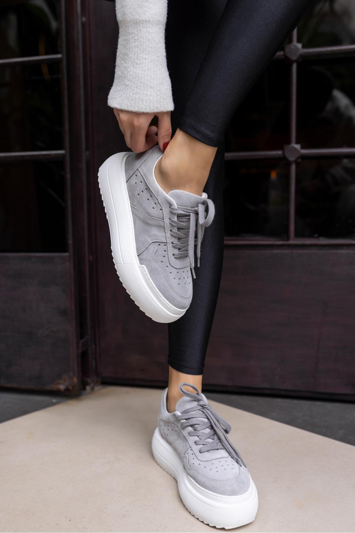 GİRLYA KADIN GRİ GERCEK SUET 6 CM TABAN YUKSEKLIK SNEAKER