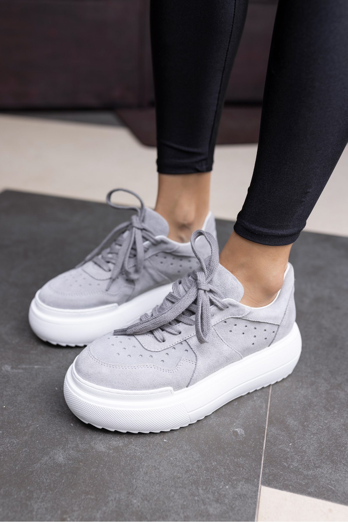 GİRLYA KADIN GRİ GERCEK SUET 6 CM TABAN YUKSEKLIK SNEAKER
