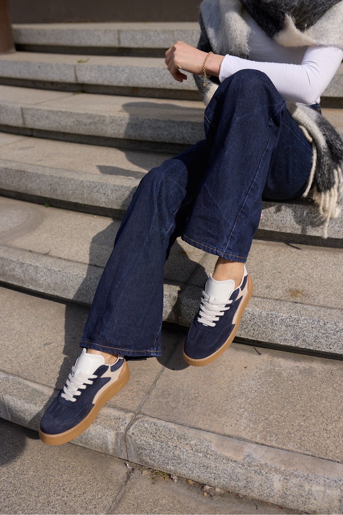 ALCOY KADİN LACİVERT GERCEK DERİ SUET BAGCIKLI SNEAKER