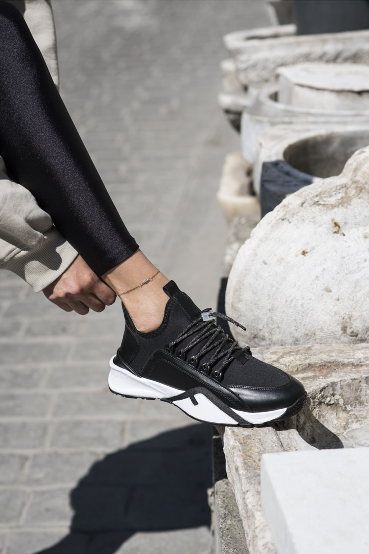 Salva Kadın Siyah Scuba Kumaş Taş Detay Sneaker