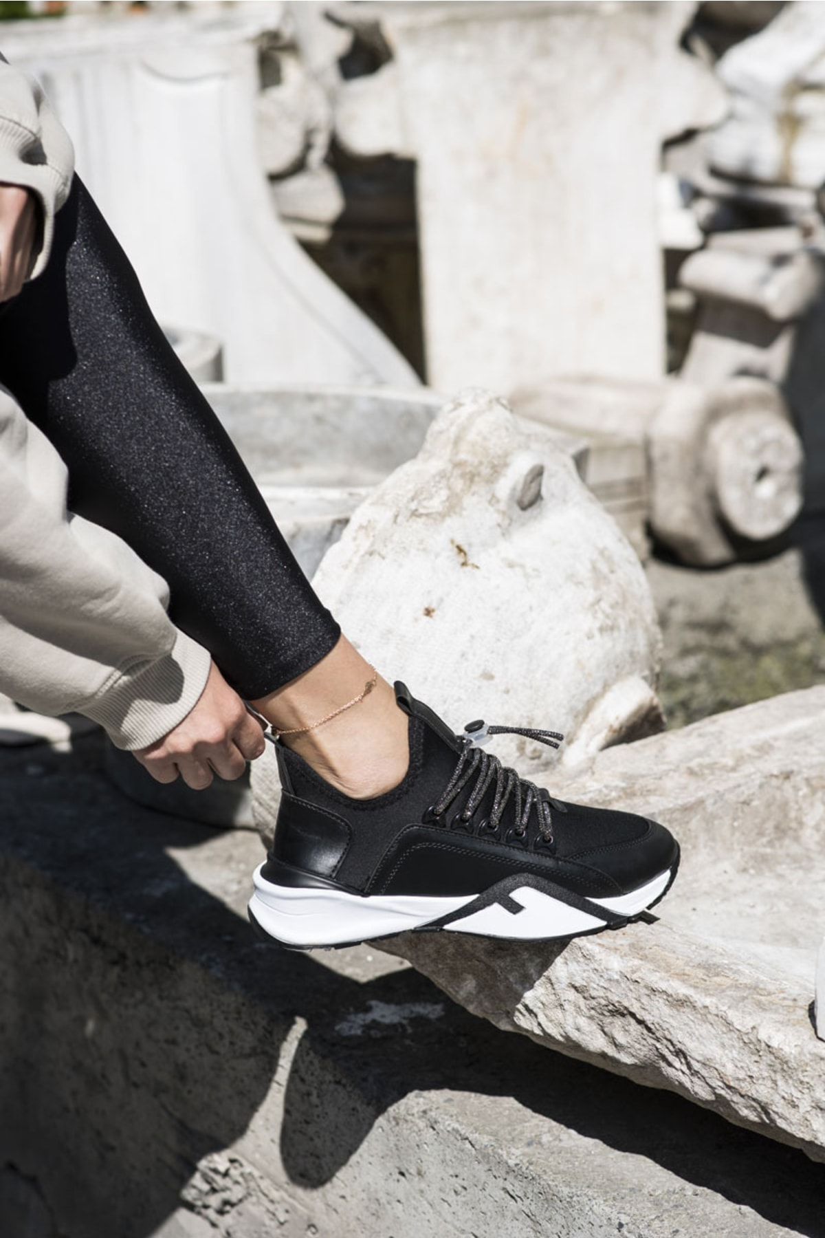 Salva Kadın Siyah Scuba Kumaş Taş Detay Sneaker