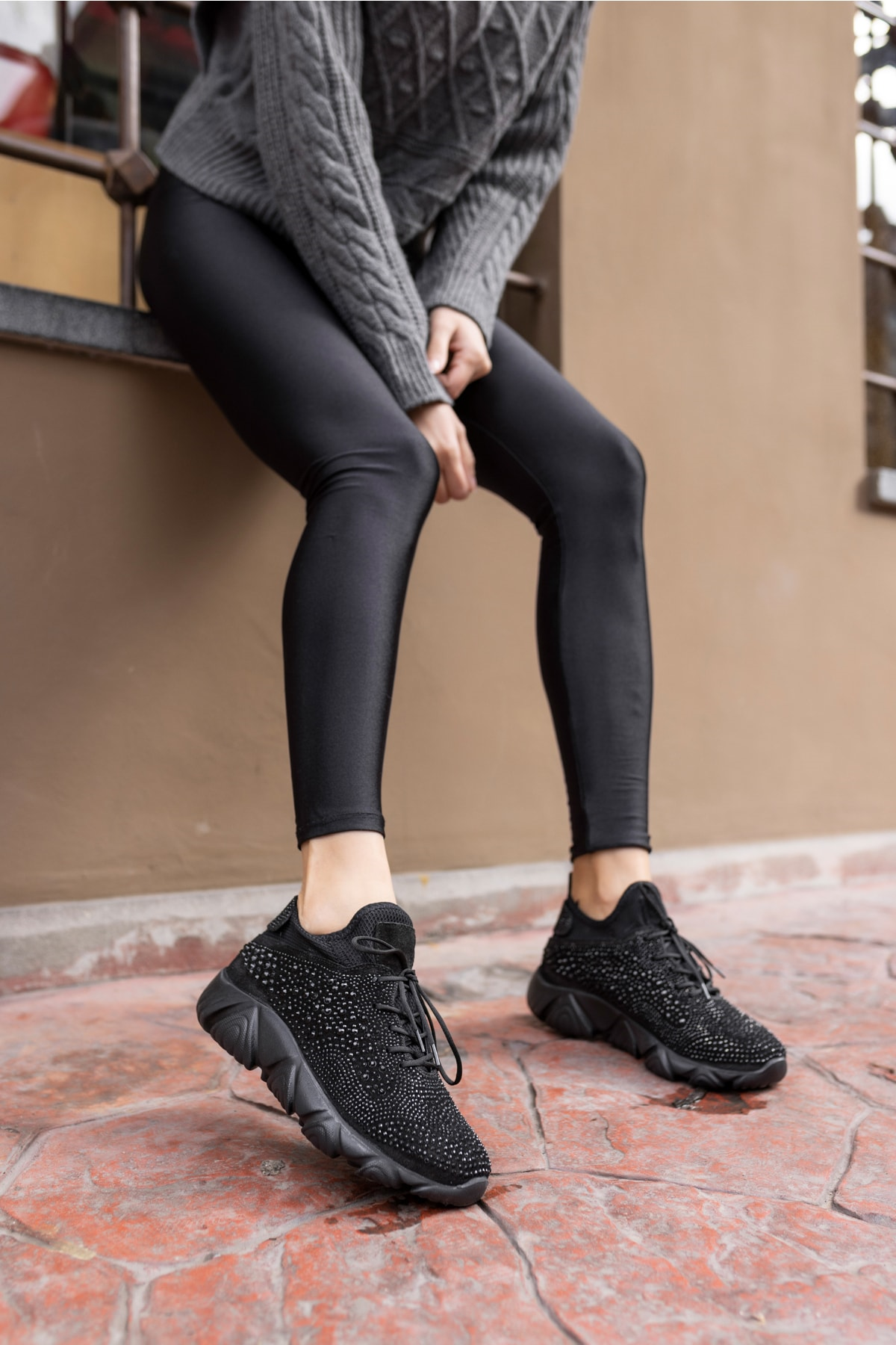 Leva Kadın Gri Taş Detay Eva Taban Sneaker