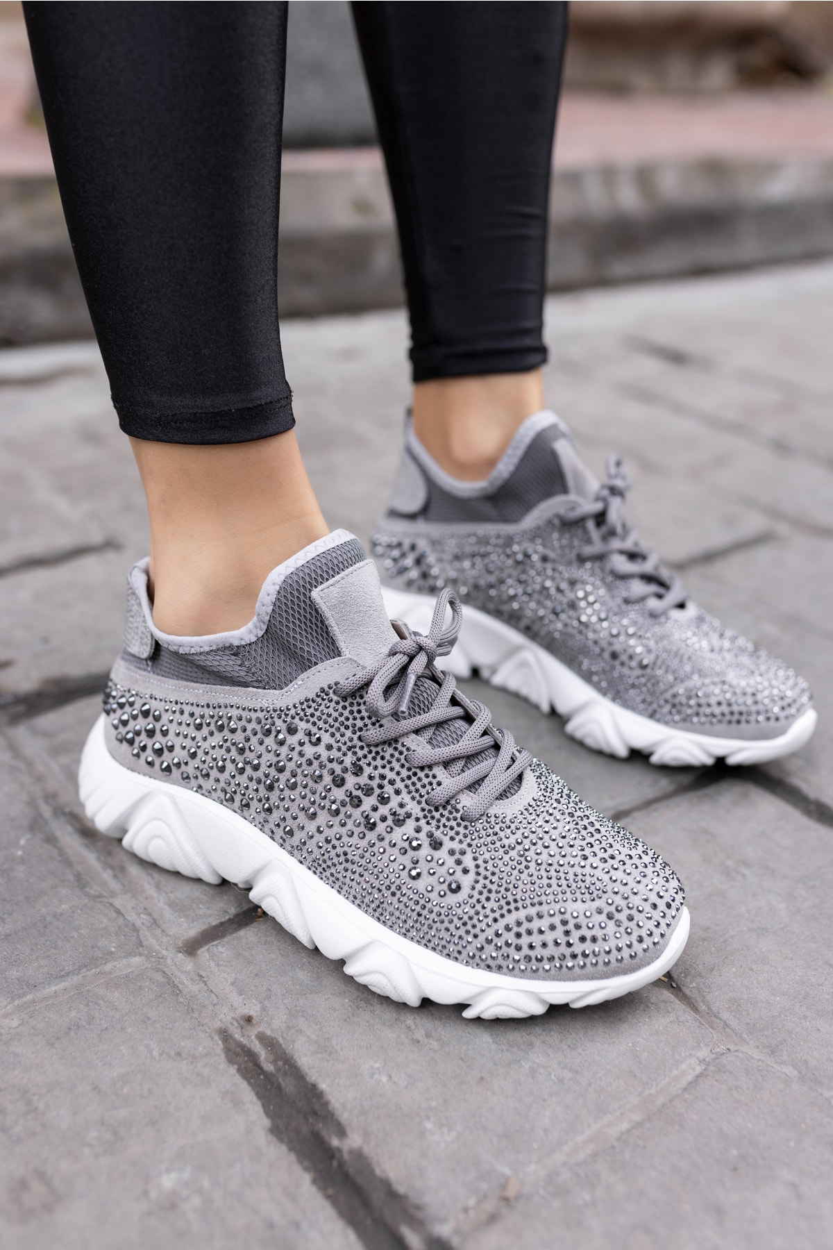 Leva Kadın Gri Taş Detay Eva Taban Sneaker