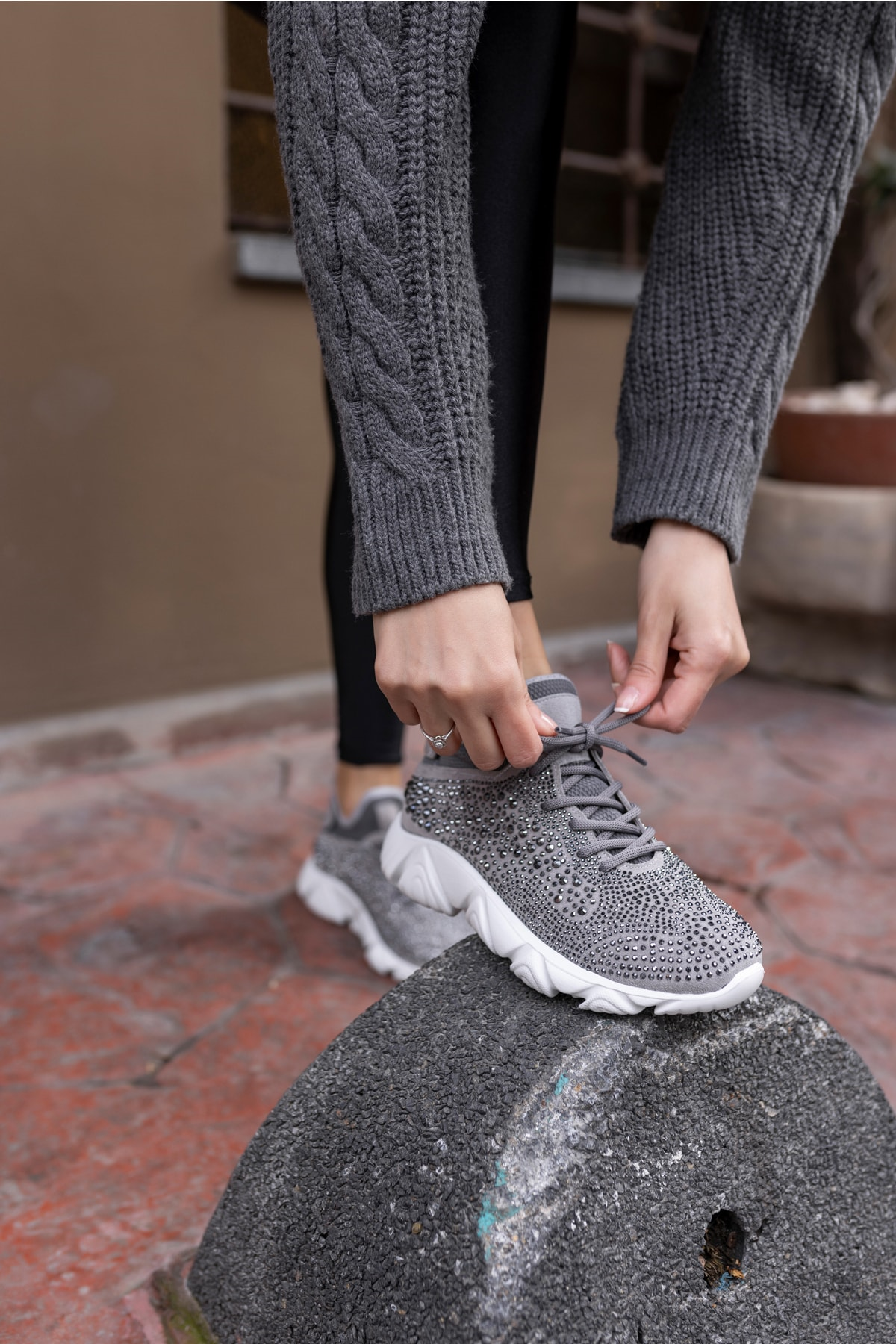 Leva Kadın Gri Taş Detay Eva Taban Sneaker