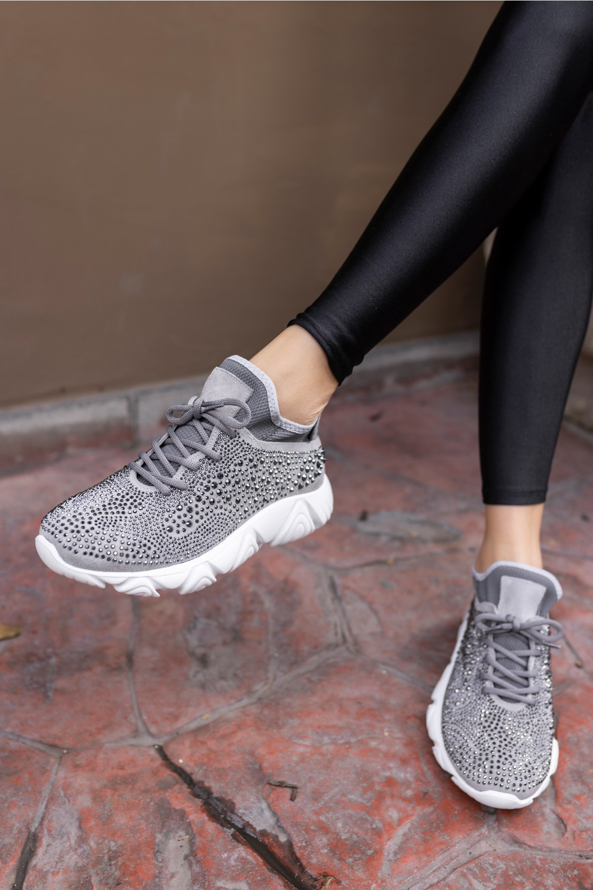 Leva Kadın Gri Taş Detay Eva Taban Sneaker