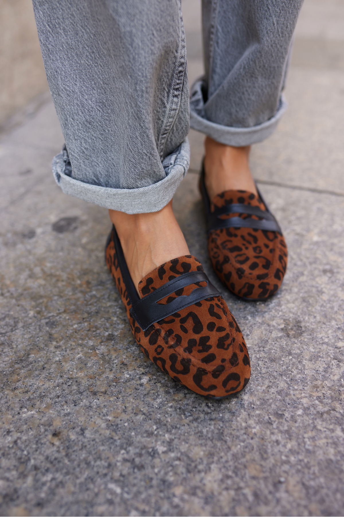 VANESSA KADIN TABA LEOPAR SİYAH GARNILI GERCEK DERİ BABET