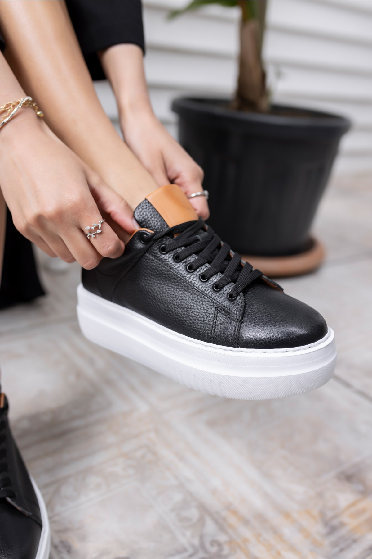 ROLD KADIN BEJ GERCEK DERİ SNEAKER