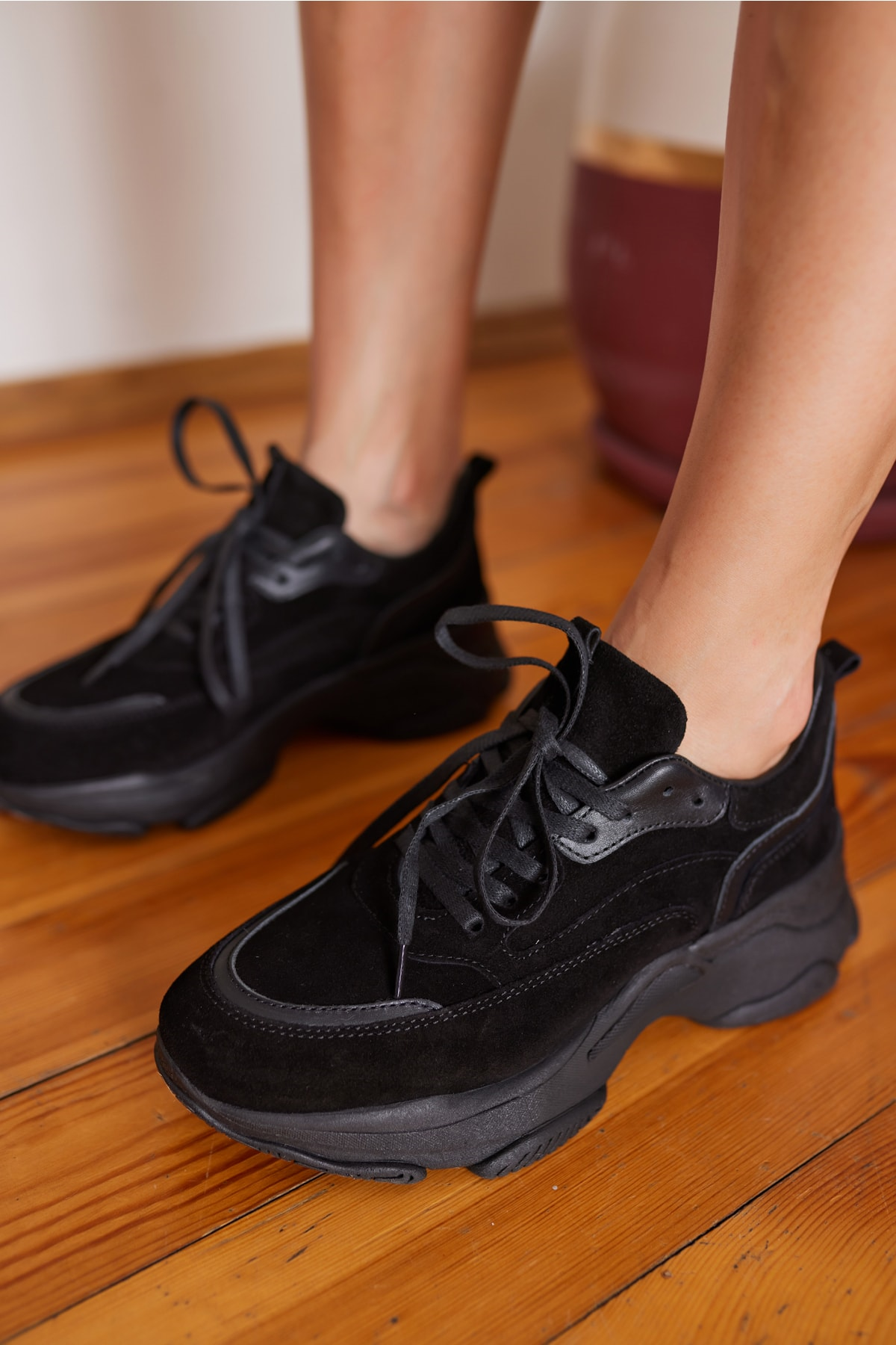 Olivia Kadin Siyah Gercek Deri Suet Garnılı Sneaker