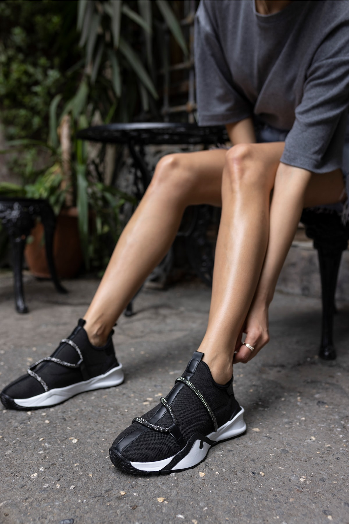 Elen Kadın Siyah Scuba Kumaş Taş Detay Sneaker