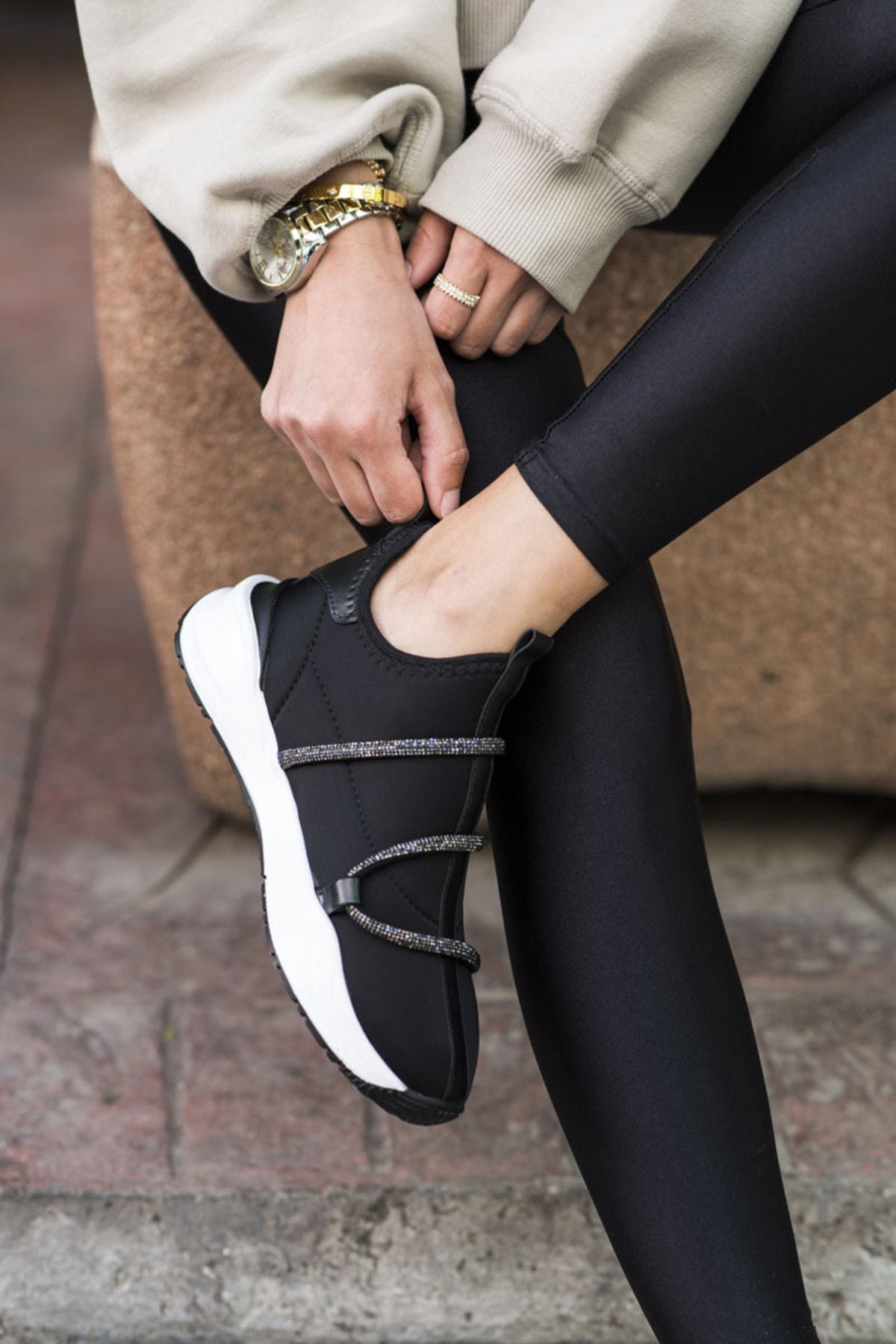 Elen Kadın Siyah Scuba Kumaş Taş Detay Sneaker