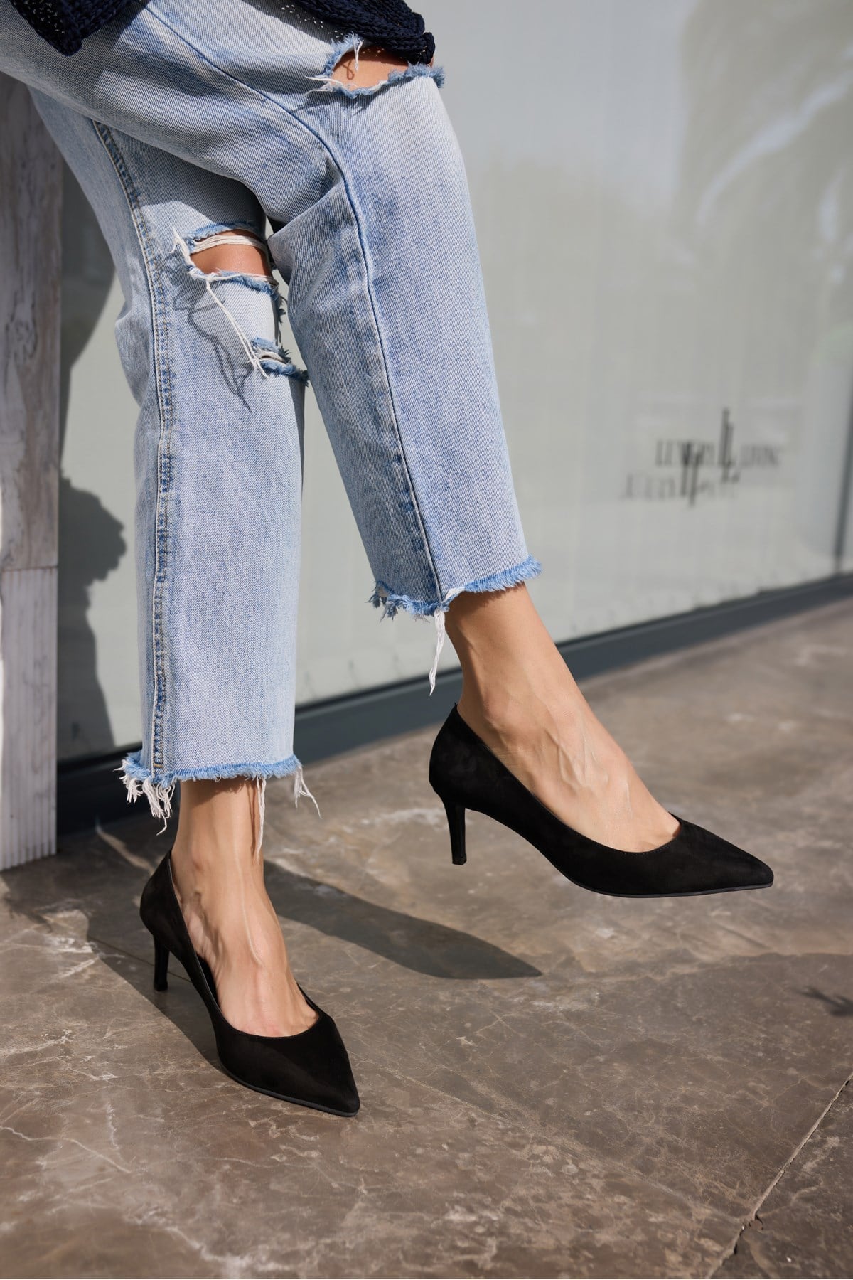 NOVI KADIN SIYAH GERCEK DERI SUET TOPUKLU STILETTO