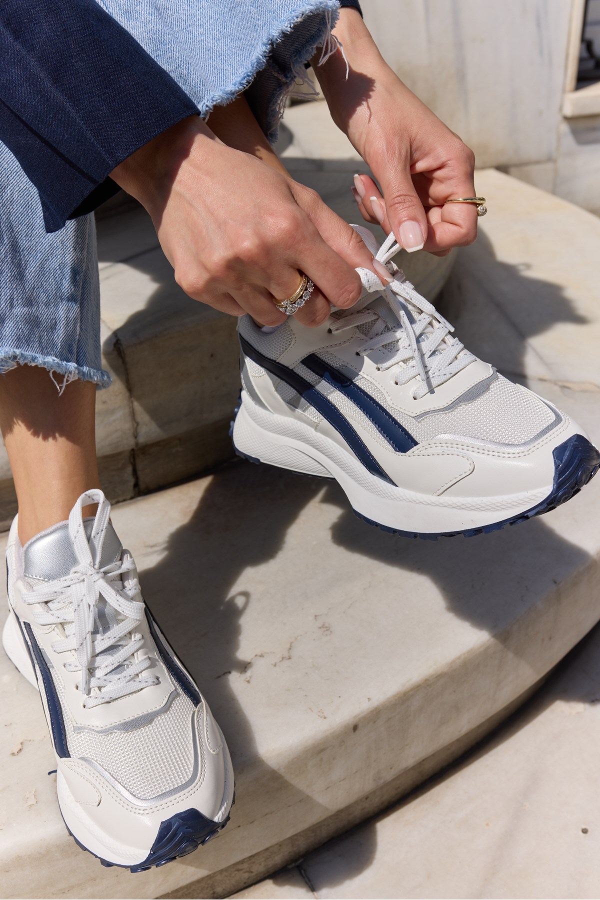 BRALİTO KADİN BEYAZ LACİ GARNİLİ BAGCIKLI SNEAKER