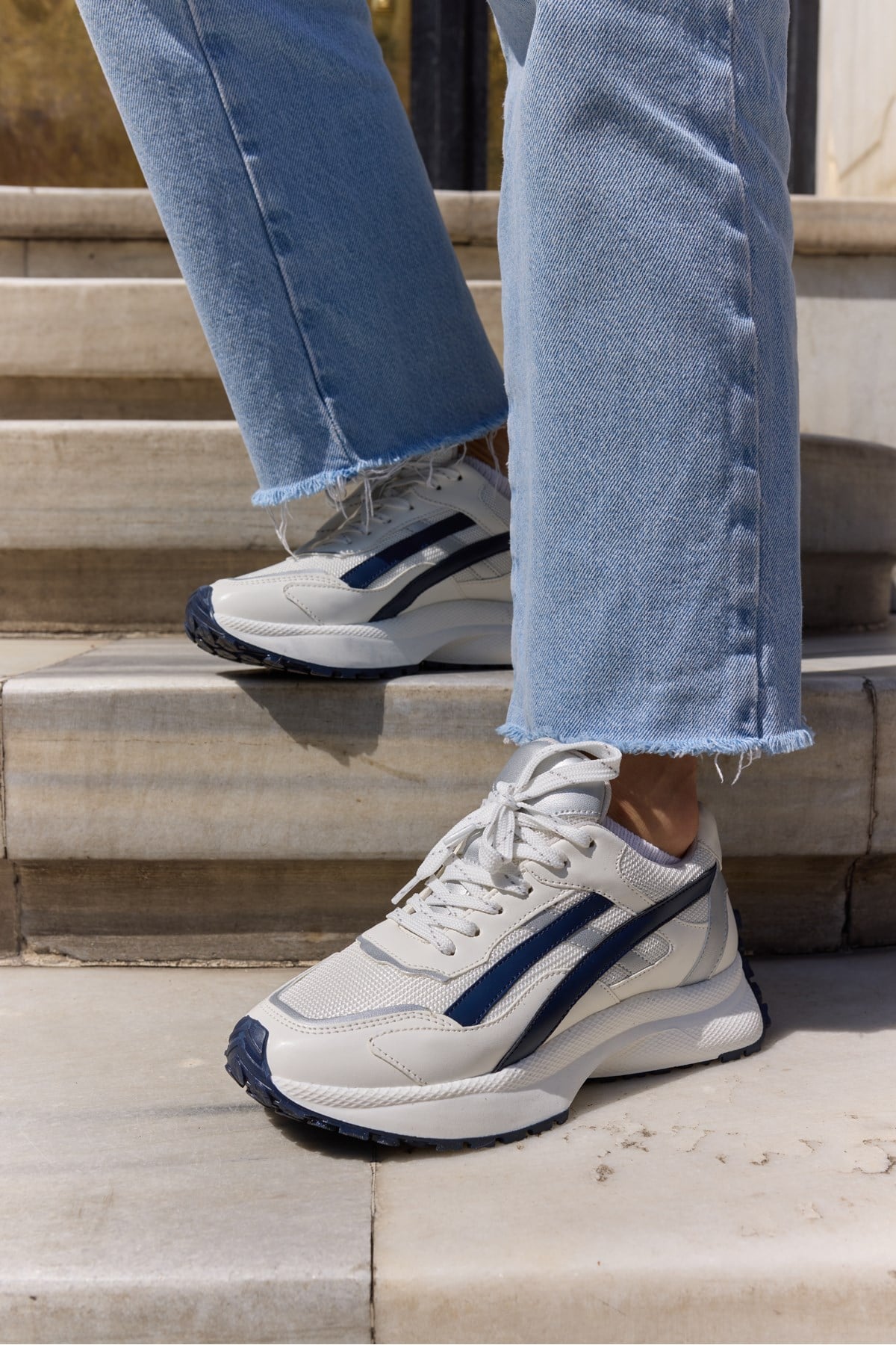 BRALİTO KADİN BEYAZ LACİ GARNİLİ BAGCIKLI SNEAKER