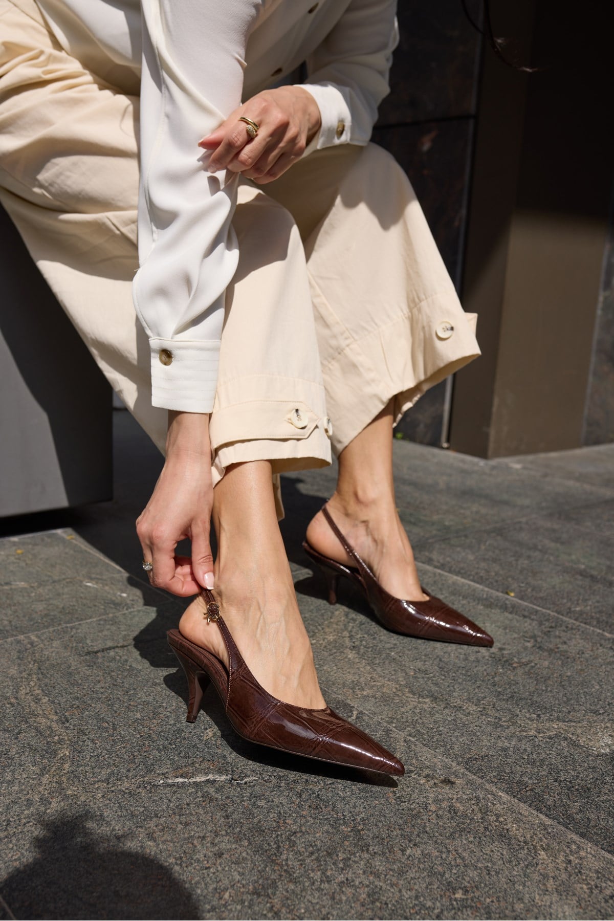 SİNORA KADİN KAHVE KROKO DETAY SLINGBACK TOPUKLU AYAKKABİ