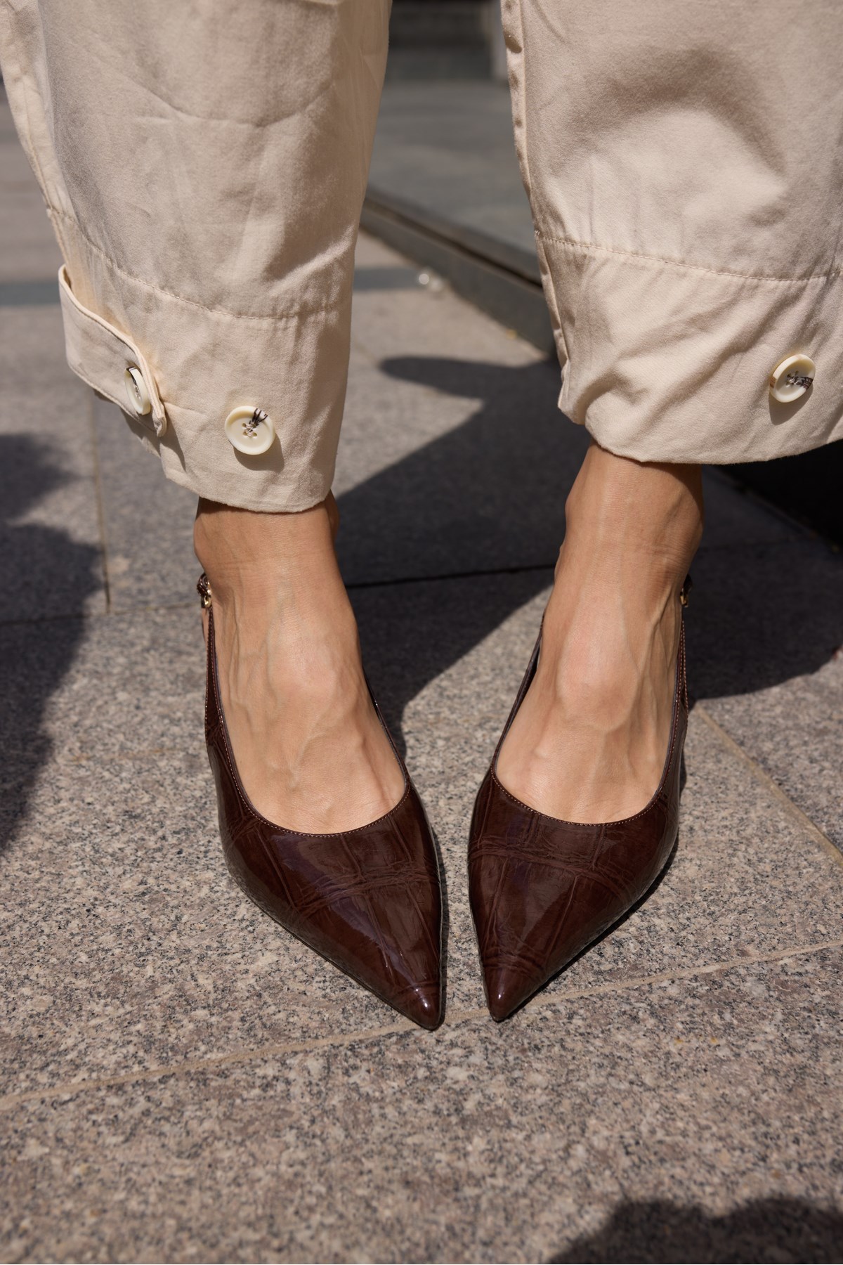 SİNORA KADİN KAHVE KROKO DETAY SLINGBACK TOPUKLU AYAKKABİ