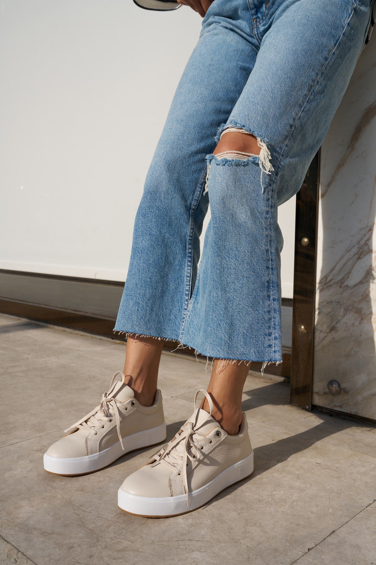 ZALVIRO KADIN BEJ GERCEK DERI BAGCIKLI SNEAKER