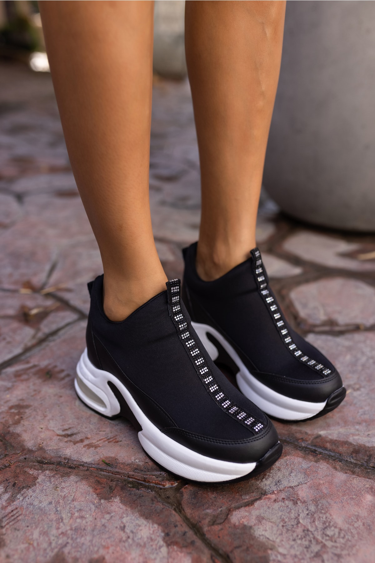 Molde Kadin Siyah Strec Dolgu Topuk Sneaker