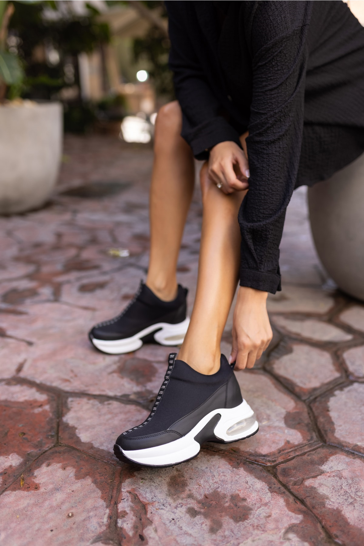 Molde Kadin Siyah Strec Dolgu Topuk Sneaker