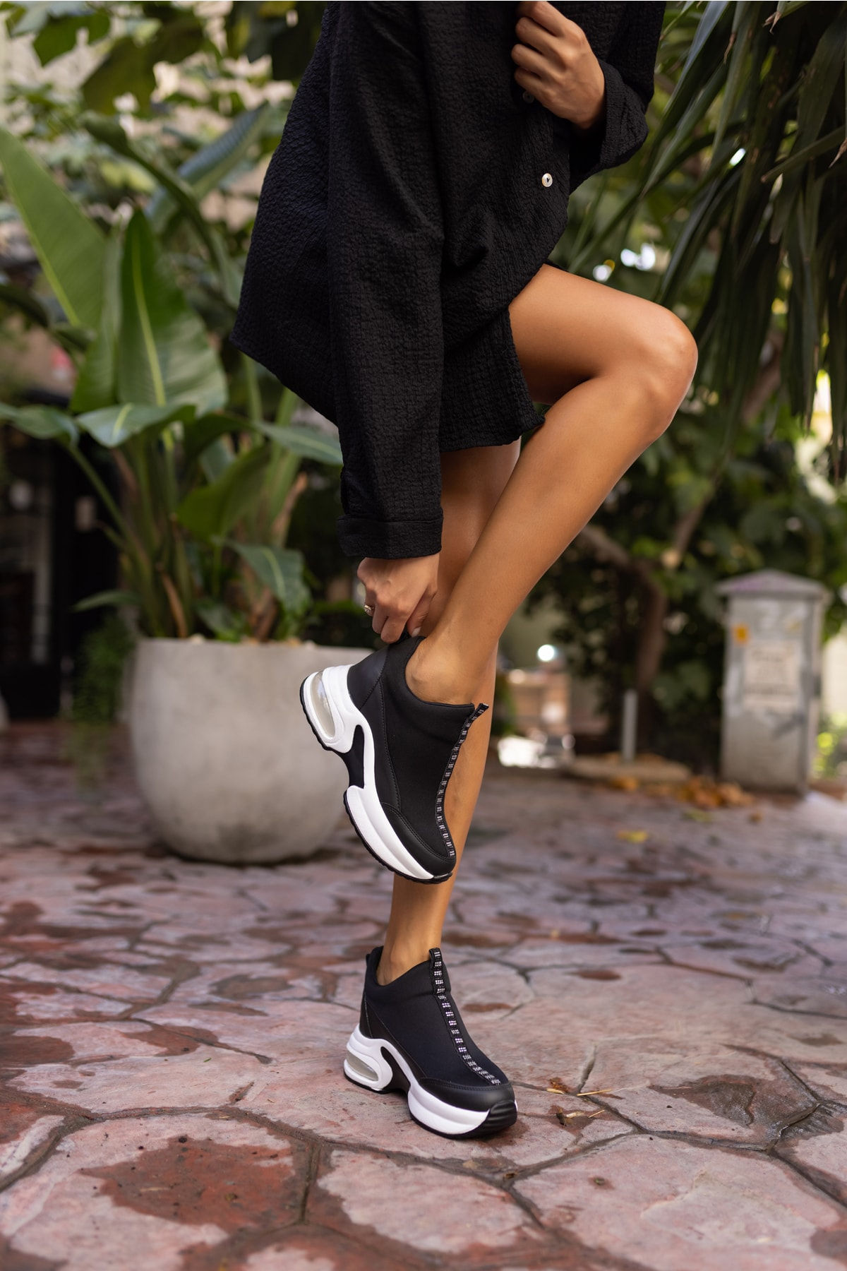 Molde Kadin Siyah Strec Dolgu Topuk Sneaker