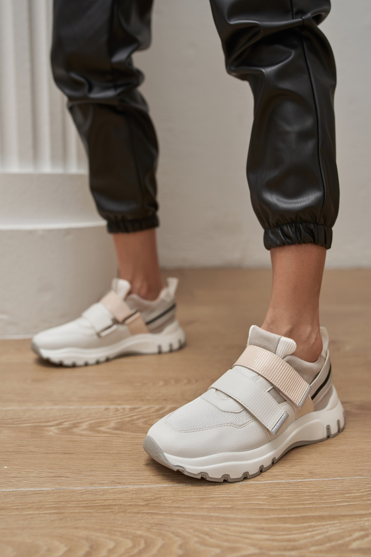 Simon Kadın Beyaz Cirt Detay Sneakers